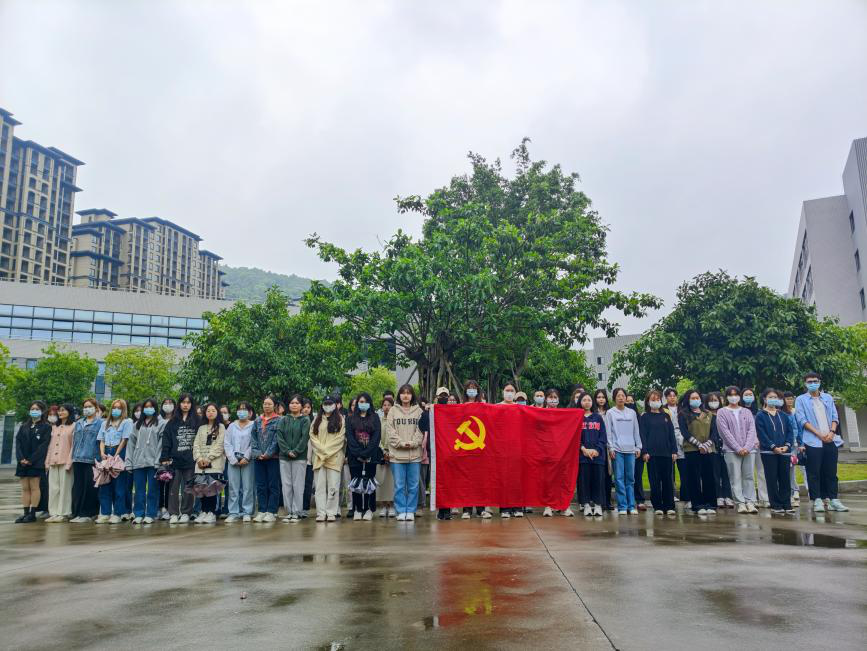 【商学院党委】学生第二党支部开展“五一”劳动实践活动