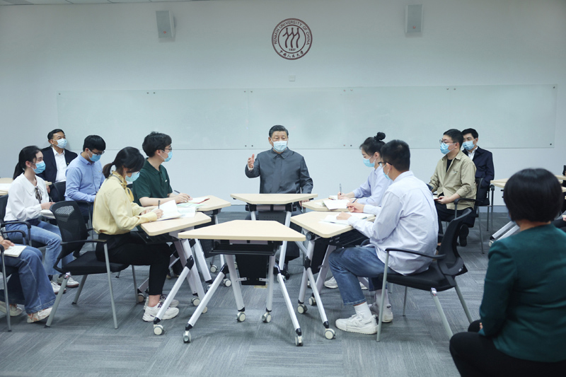 习近平：坚持党的领导传承红色基因扎根中国大地走出一条建设中国特色世界一流大学新路 