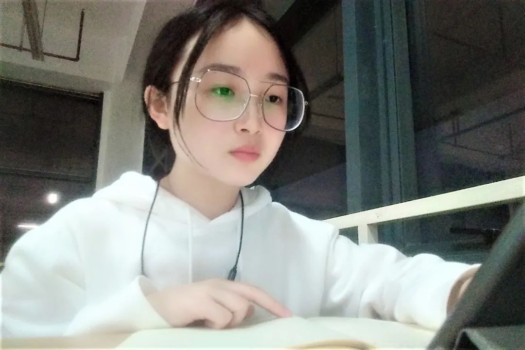 【商学院党委】邓紫叶：勤学苦思重品行，创先争优出实绩