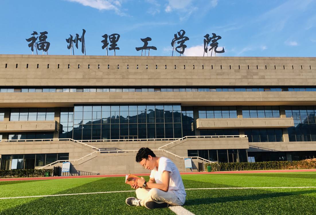 【计信学院党委】邓小城：为党旗增辉，让师生满意